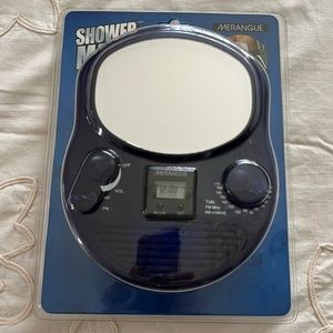 NWT Vintage 1980’s Shower AM/FM Radio with Mirror Blue